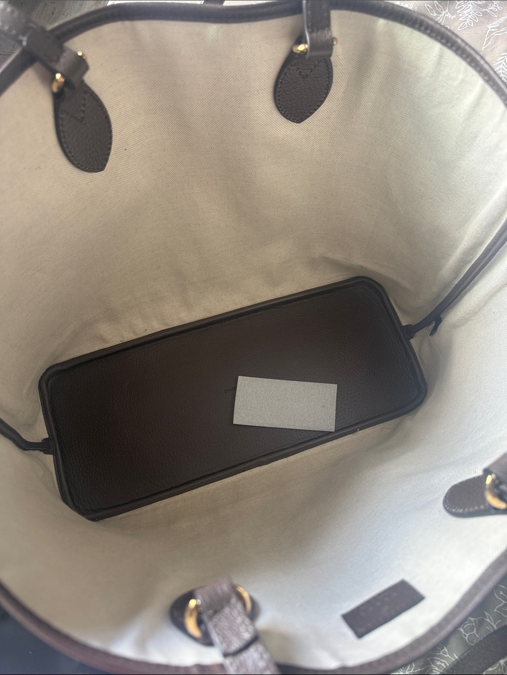 Gucci Beige and Brown Signature Tote - Picture 6 of 13